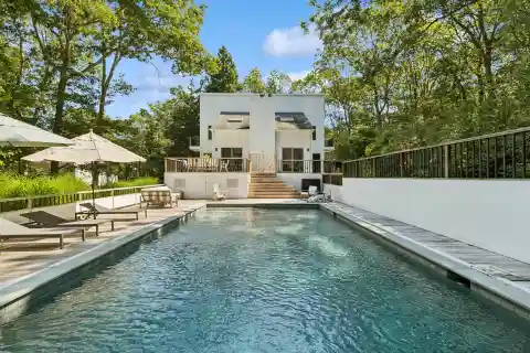 Renovated Contemporary Retreat Near East Hampton Beaches