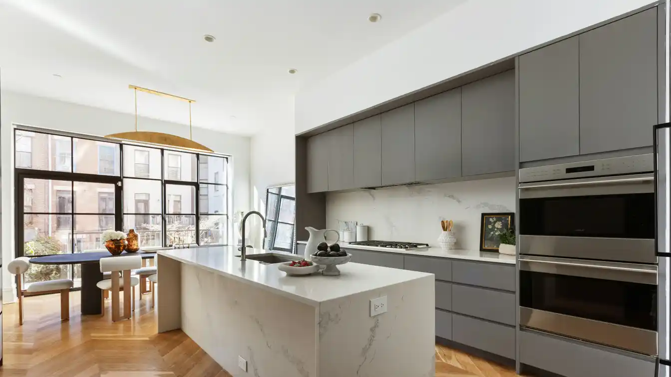 Meticulously Renovated Townhouse