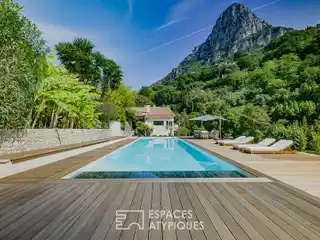 Covered Outdoor Dining Amid Tropical Plantings