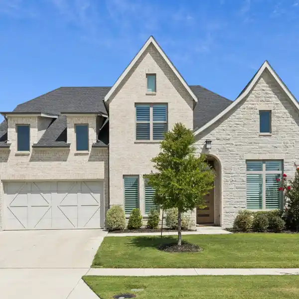 IMMACULATE SOUTHGATE HOME