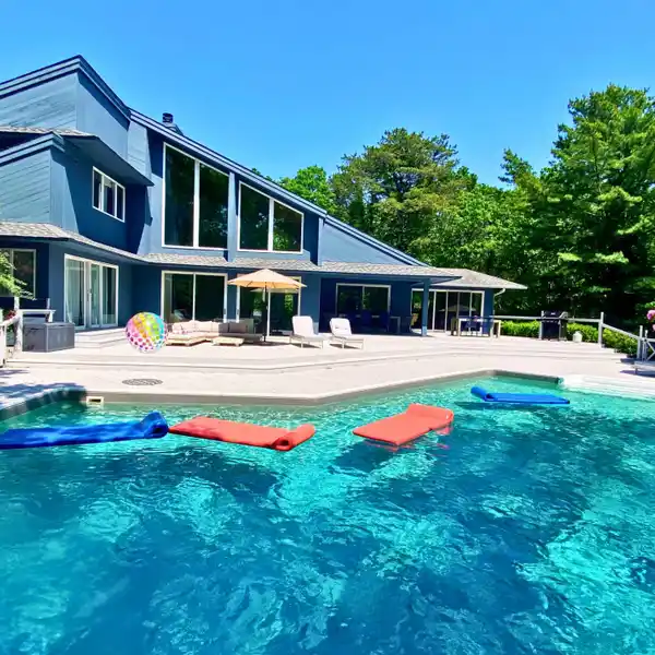CHIC AND SPACIOUS HOME FOR RENT