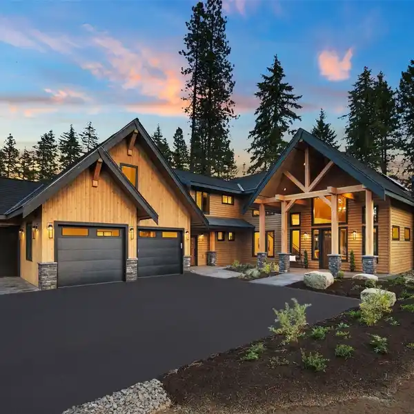 PRIVATE LUXURY CUSTOM BUILT HOME