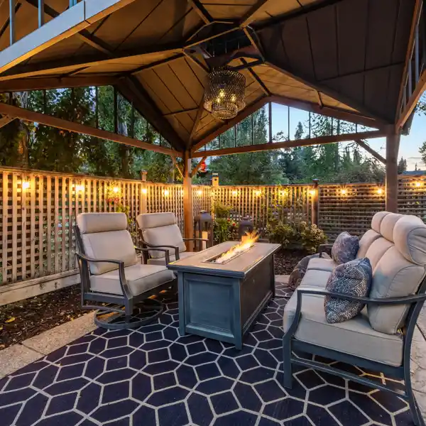 EXCEPTIONAL EXECUTIVE BUNGALOW IN SOUGHT AFTER EVERCREEK BLUFFS