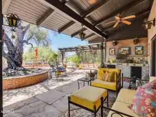 Private Hilltop with Amazing Views