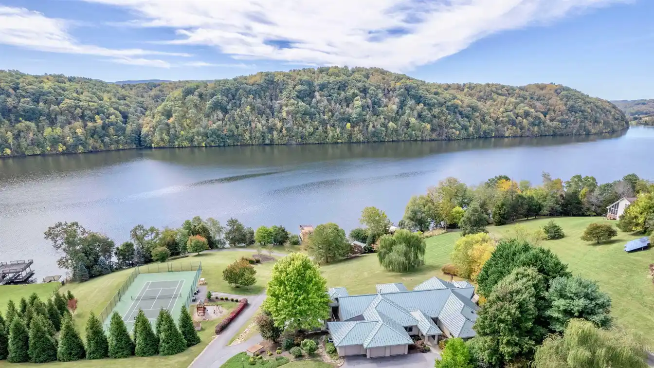 Impressive Waterfront Retreat on Claytor Lake
