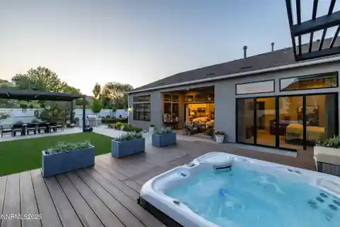 Single-Level Luxury Living in the Iconic Rancharrah Estate