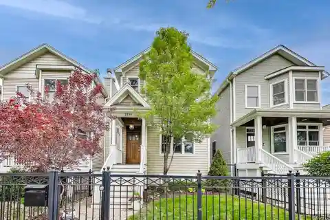 Thoughtfully Designed Roscoe Village Home