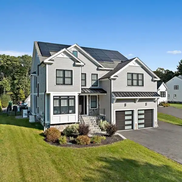 BREATHTAKING CONTEMPORARY COLONIAL