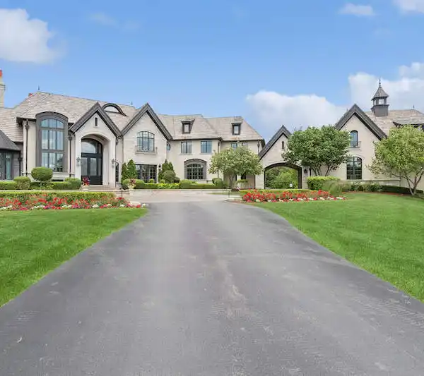 UNPARALLELED THREE-ACRE ESTATE