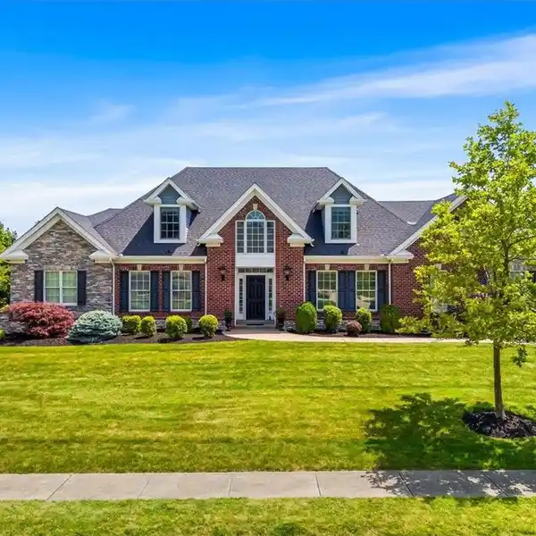 EXCEPTIONAL CUSTOM RESIDENCE