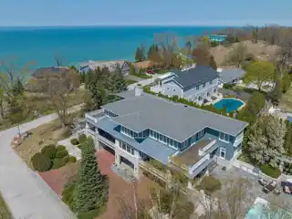 Luxurious Living with Breathtaking Natural Beauty