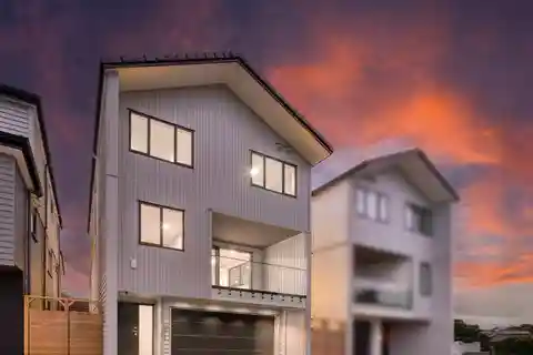 Spacious Modern Home in Prestigious Area