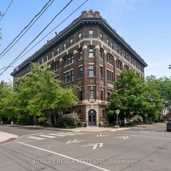 SINGULAR RESIDENCE IN THE ICONIC ARGYLE LOFTS