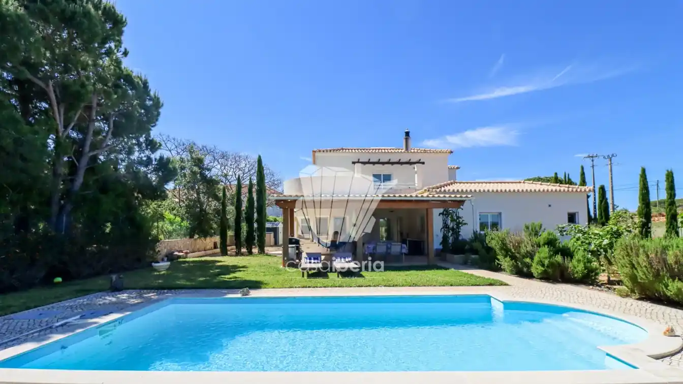 Charming Four Bedroom Villa in Vale Del Rei