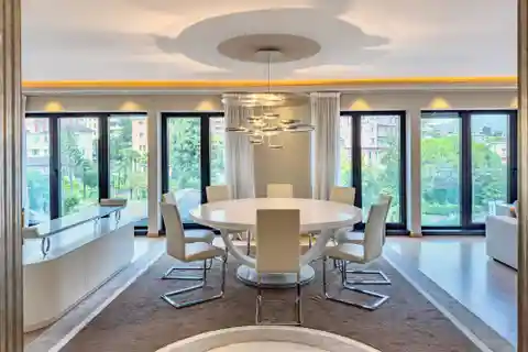 Modern Apartment in Convenient Location