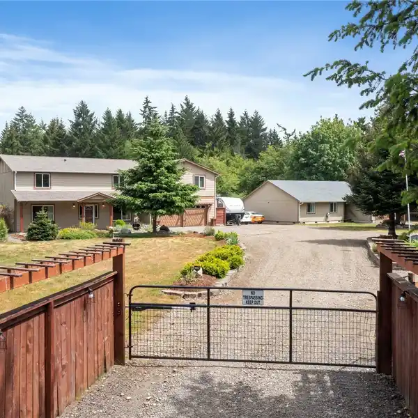 TURN-KEY CUSTOM HOME ON A FULLY EQUIPPED HOBBY FARM