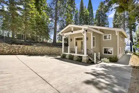 Spectacular Lakefront Compound on the Peninsula