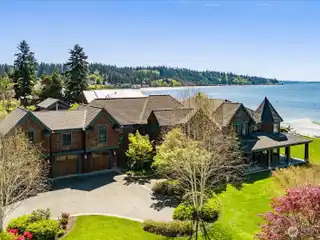 Exceptional Waterfront Estate on Mutiny Bay