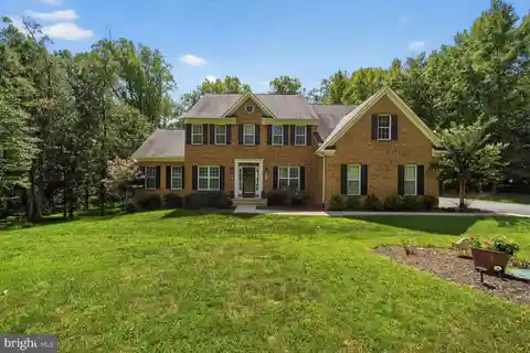 Idyllic Retreat on a Secluded Wooded Lot