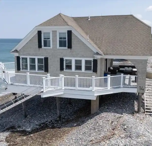 THOUGHTFULLY DESIGNED COASTAL RETREAT