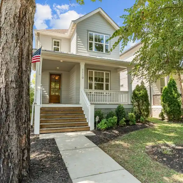 CHARMING AND VERSATILE OPEN-CONCEPT HOME