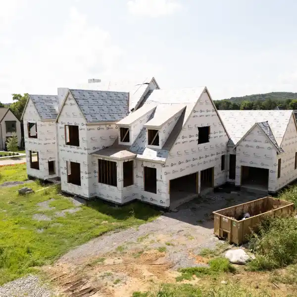 NEW CUSTOM HOME IN SOUGHT-AFTER PRIMM FARM