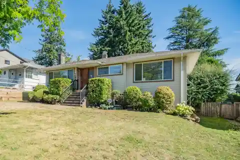 Delightful and Ideally Situated Rancher