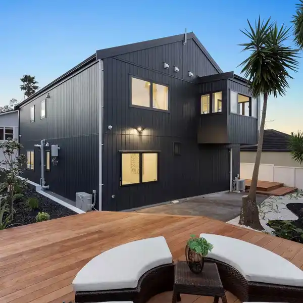 BEAUTIFULLY CRAFTED HOME IN PRIME POSITION