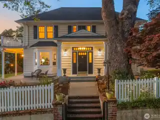 1919 Colonial with Sweeping Views