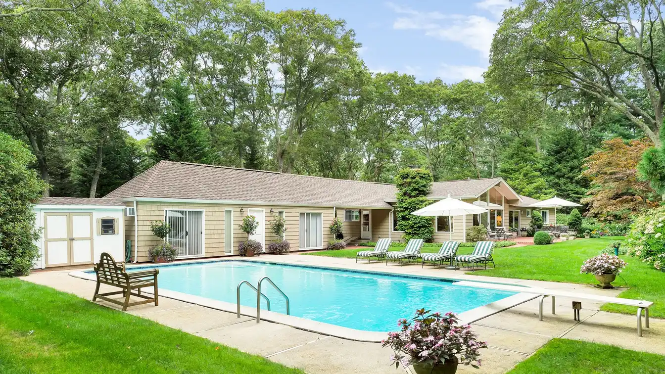 Elegant Living in East Hampton