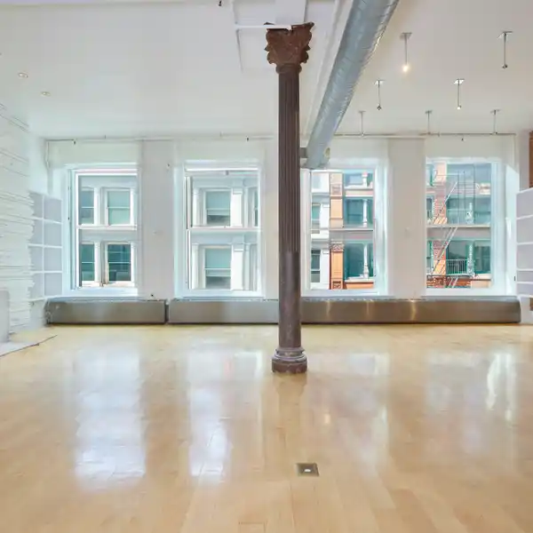 QUINTESSENTIAL SOHO INDUSTRIAL LOFT