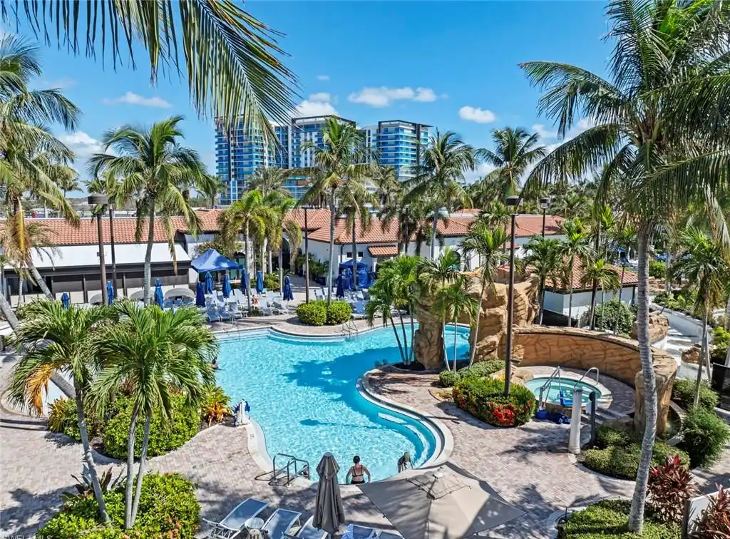 A Sun-soaked Paradise