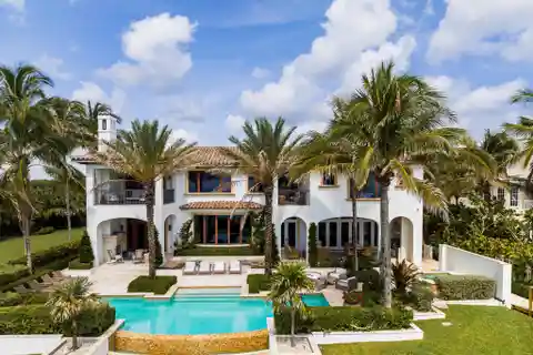 A Beachfront Treasure