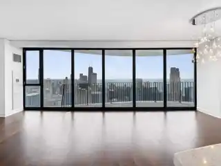 Spectacular Residence at Aqua