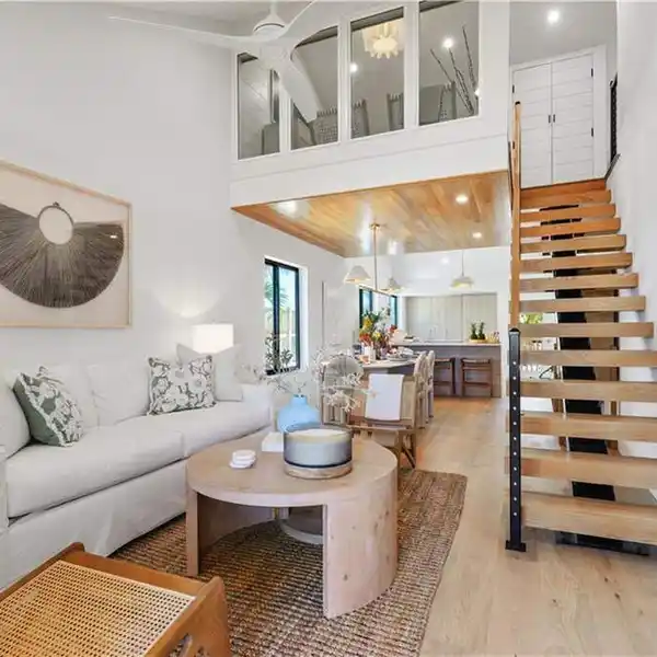 COASTAL ELEGANCE ALONG CAPTIVA'S COASTLINE
