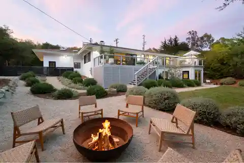 Peaceful Single-Level Home in Hedgerow