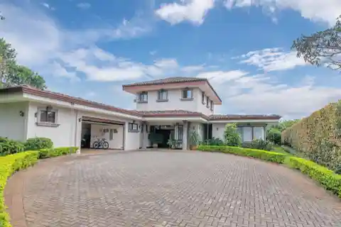 Classic Spanish Style Residence in Alajuela