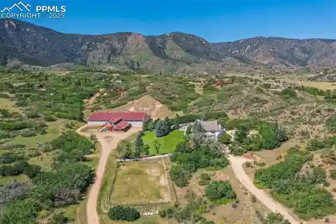 Modern Ranch Retreat on 13+ Private Acres