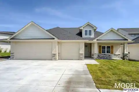 New Turnkey Pool Home