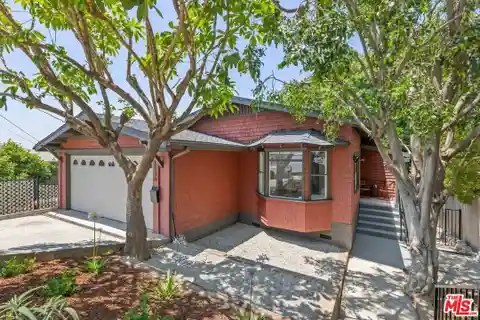 Charming Craftsman in Angelino Heights