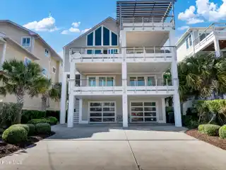 Gorgeous Contemporary Home with Amazing Panoramic Views