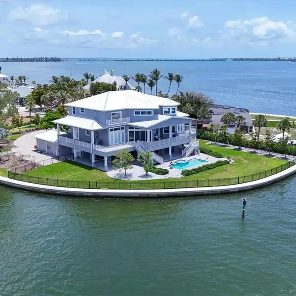 MAGNIFICENT WATERFRONT ESTATE