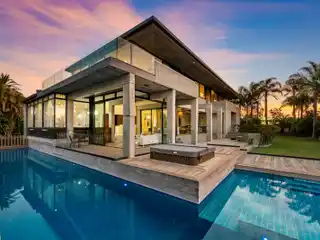Resort-like Architectural Grandeur
