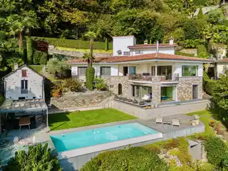 Exclusive Lake-view Location