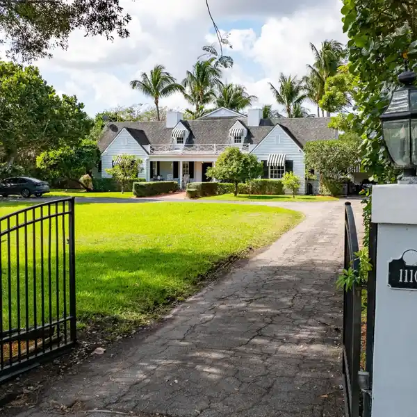 EXCEPTIONAL 1936-ERA HISTORIC COLONIAL-FARMHOUSE-STYLE ESTATE