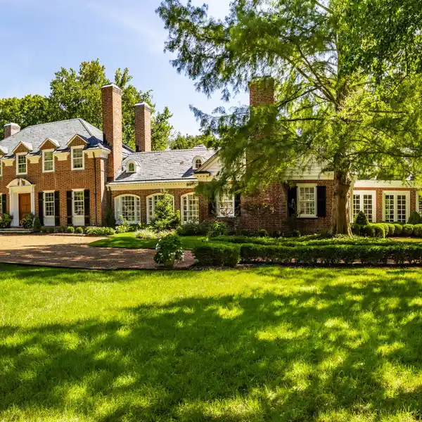 RECENTLY TRANSFORMED HOME ON A PRESTIGIOUS STREET