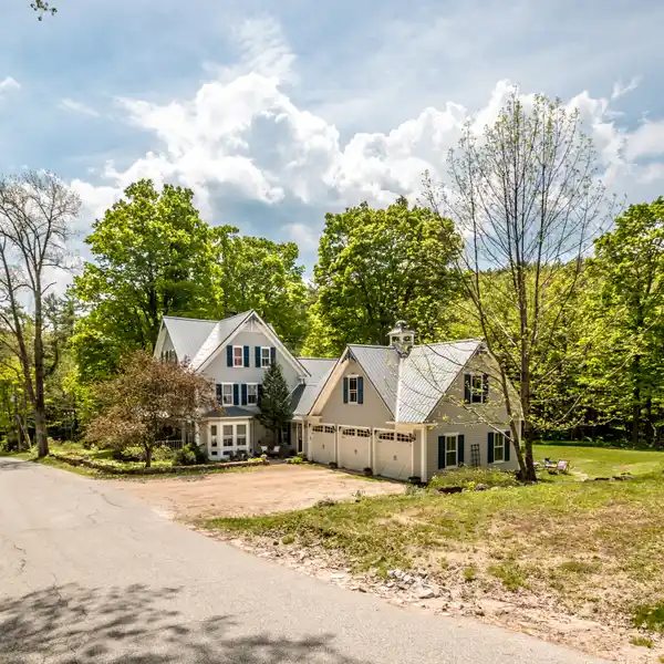 TIMELESS COUNTRY HOME IN JACKSON, NEW HAMPSHIRE