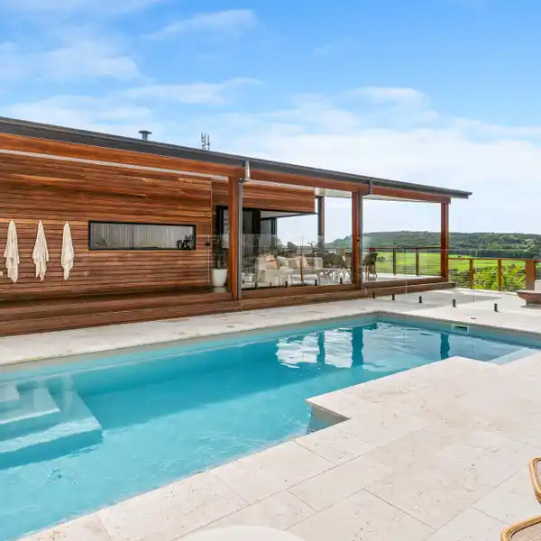 EXTRAORDINARY LIFESTYLE PROPERTY