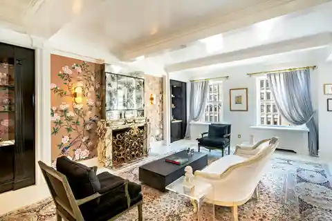 Mint Condition Full Floor Residence