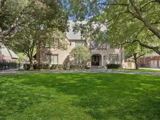 Prestigious Living in Preston Hollow